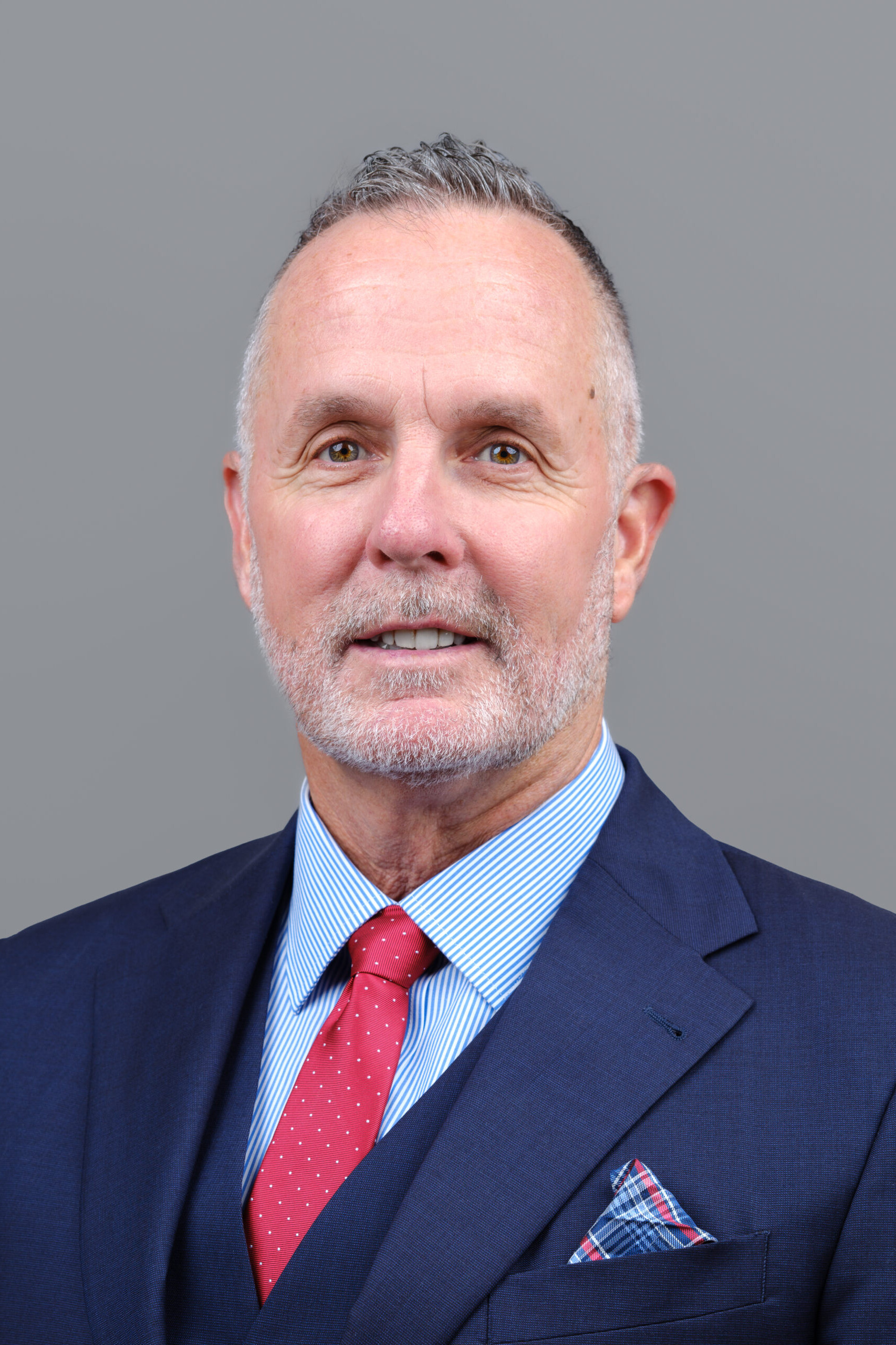 Headshots Mike Perry